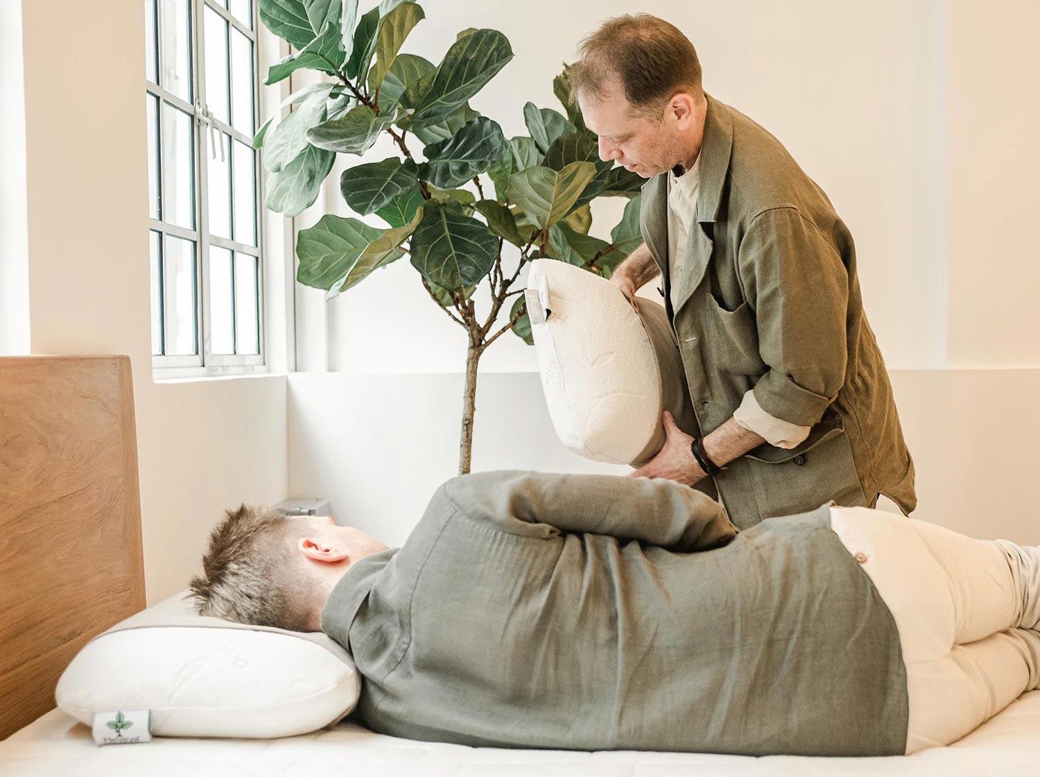 كيفية العثور على الوسادة المناسبة لنوم أفضل